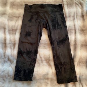 Calvin Klein gray and black crop leggings